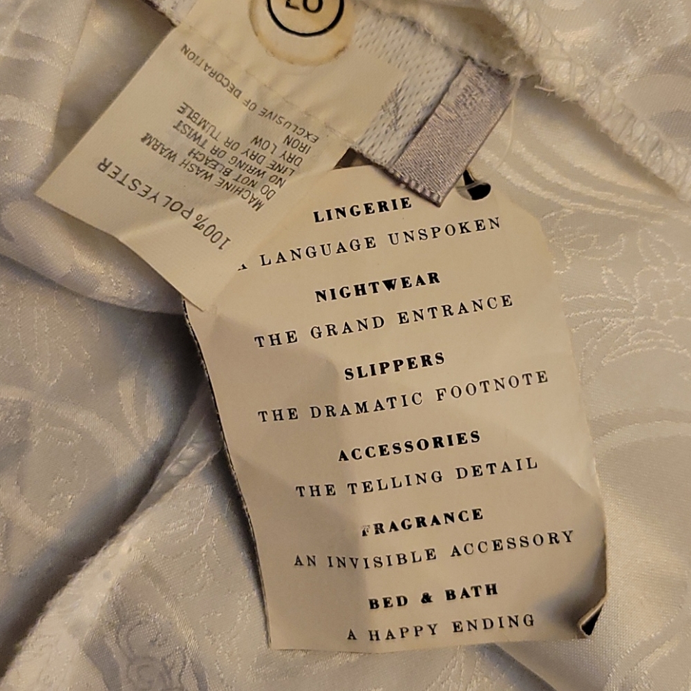 NATORI- Bloomingdales Chemise Size Large - Picture 11 of 13
